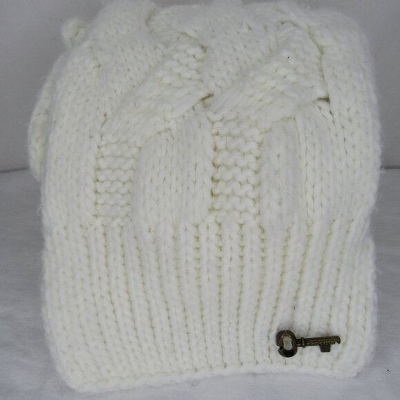 Fossil Cream White Cable Knit Winter Acrylic Scarf - Picture 2 of 7